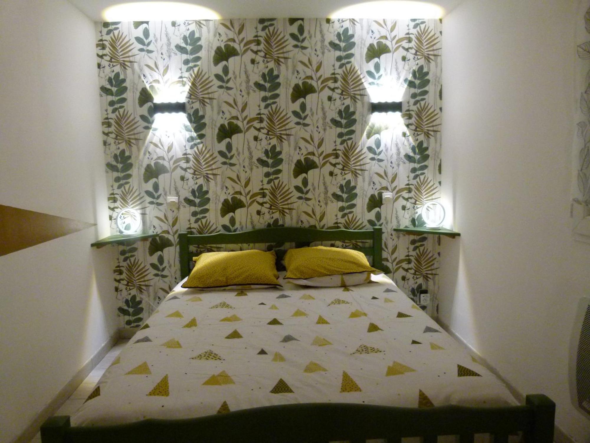 Bed and Breakfast Notre Vie La Roussas Екстер'єр фото