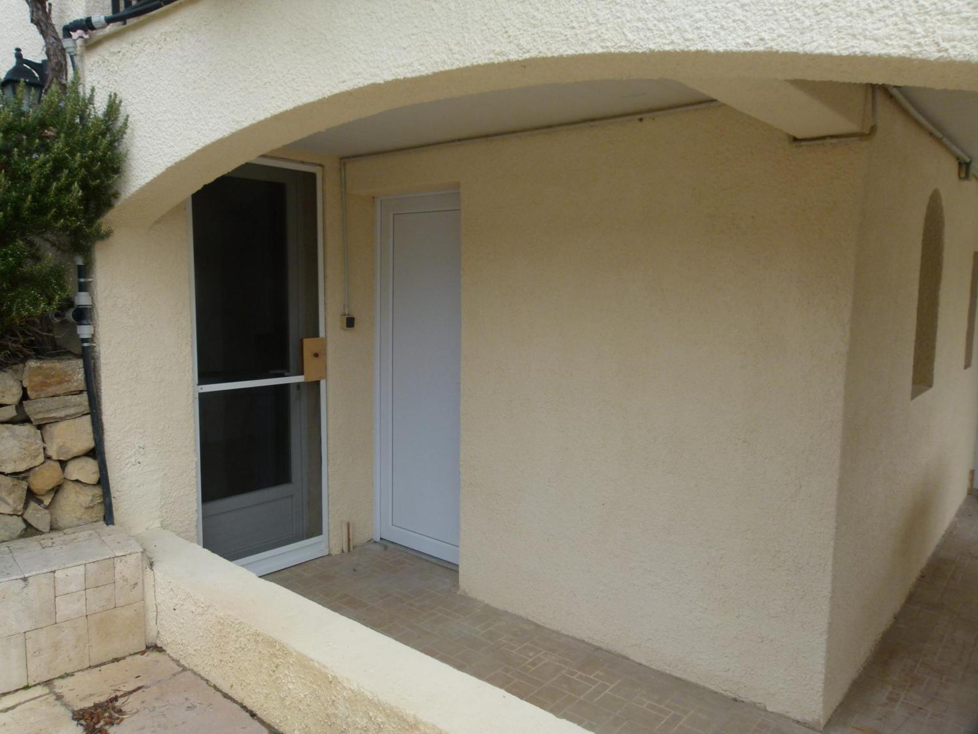 Bed and Breakfast Notre Vie La Roussas Екстер'єр фото