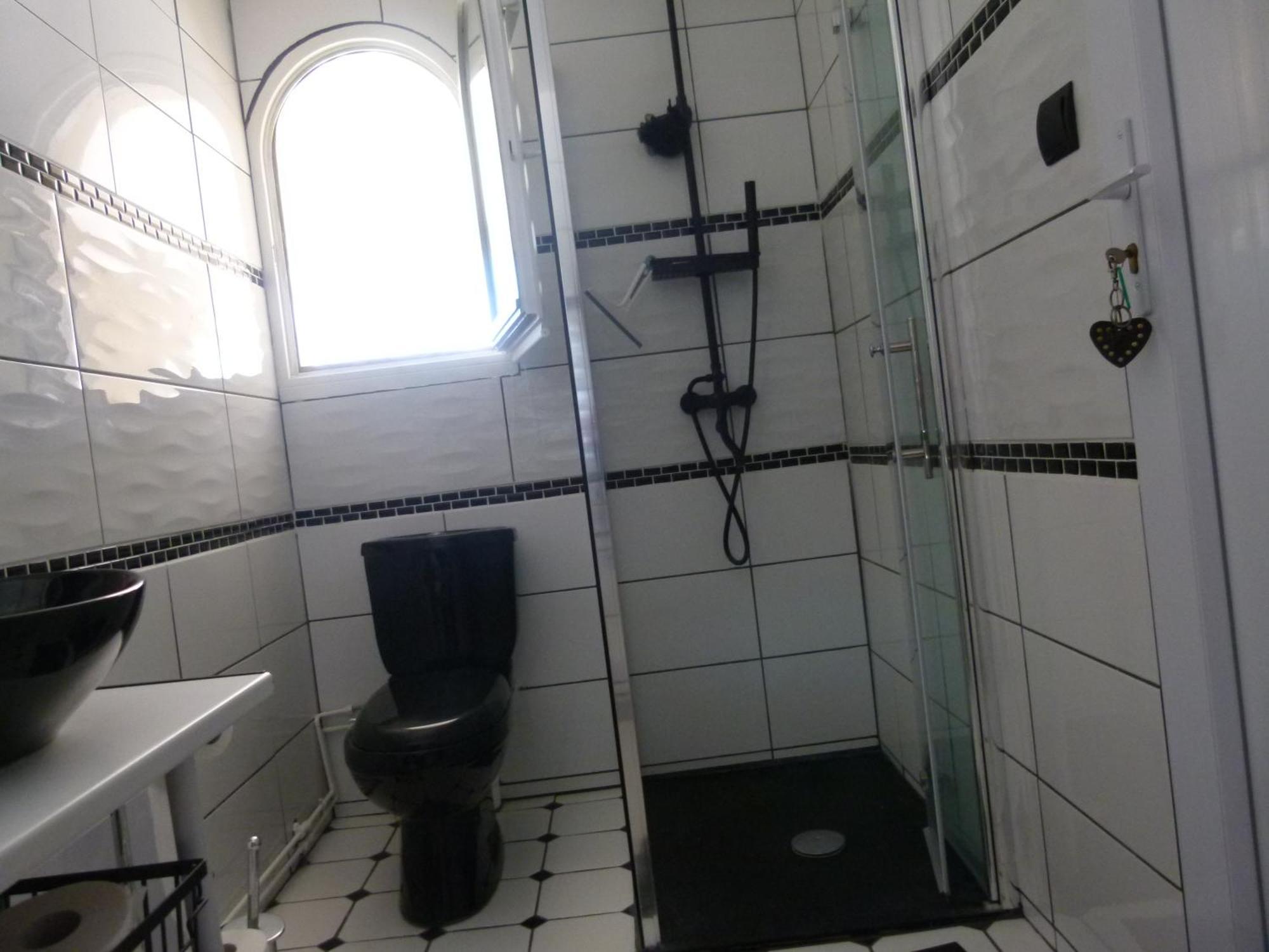 Bed and Breakfast Notre Vie La Roussas Екстер'єр фото